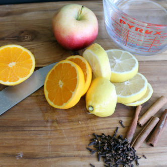These simmer pot recipes for fall are an all natural way to add scent to your home!