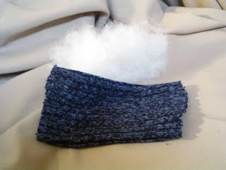 Make a decor ball from an old sweater! A fun recycled craft idea!