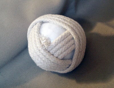 See how to make home decor balls with rope and twine with these simple step by step instructions!