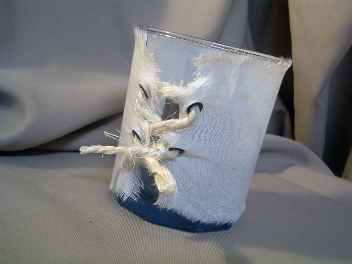 Make these quick and easy candle wraps with things you may already have on hand around your home!