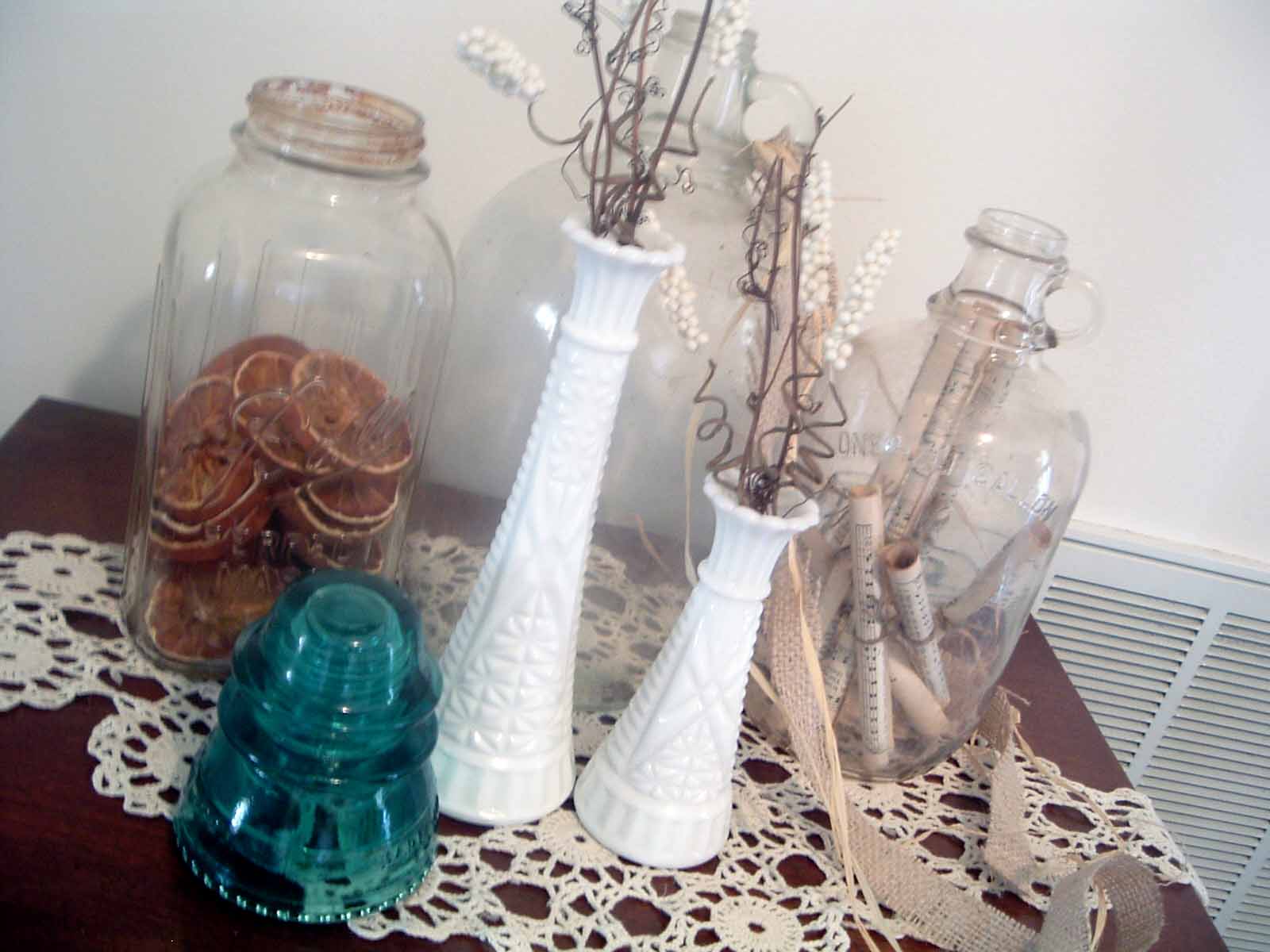 Great ideas for using jars in home decor! Think about mason jar in a whole new way!