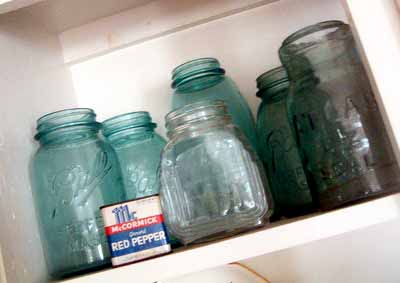 Great ideas for using jars in home decor! Think about mason jar in a whole new way!