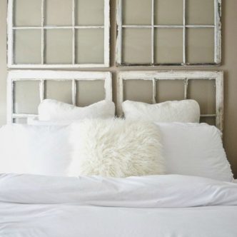 These old window crafts are perfect for your farmhouse style home! Make one or more of them today!