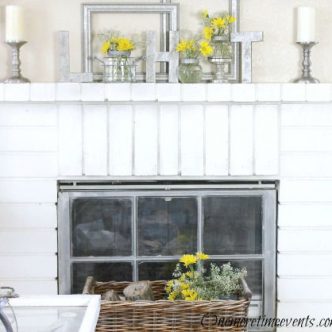 These old window crafts are perfect for your farmhouse style home! Make one or more of them today!