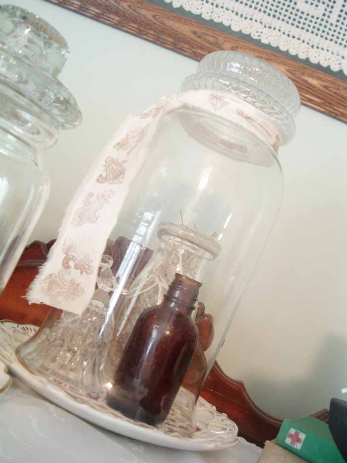 Make a DIY cloche for your home in just minutes!  This inexpensive craft idea is perfect for any home decor!