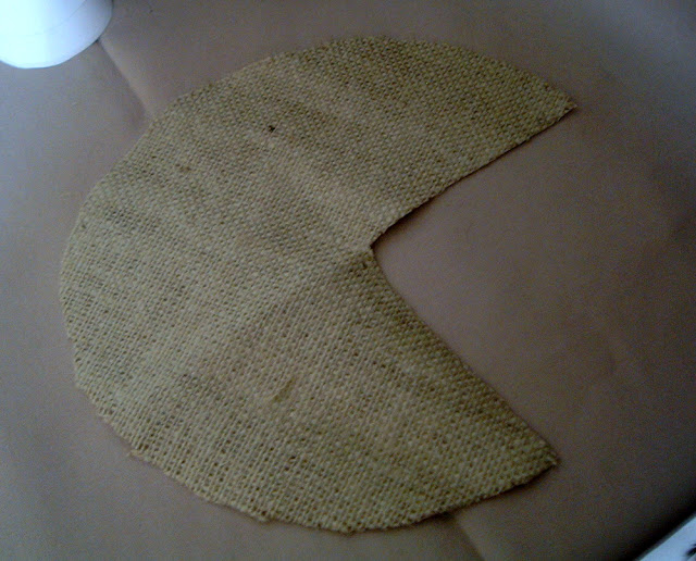 burlap to make a christmas tree