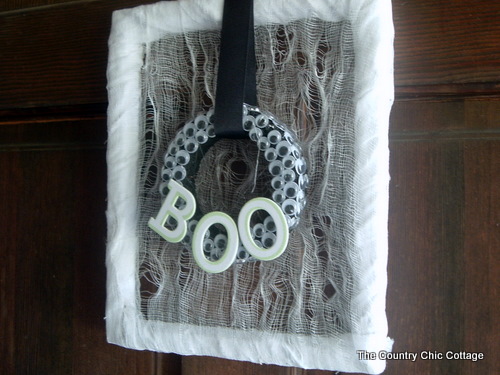 Halloween Wreath made with Eyes Halloween Wreath made with Eyes on door