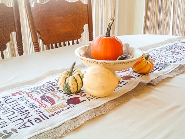 DIY Burlap Table Runner for Thanksgiving - Angie Holden The Country ...