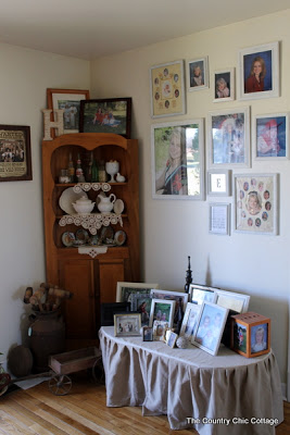 living room with collection of pictures