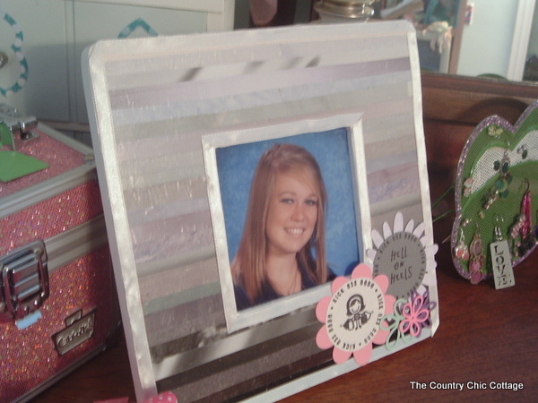 diy ombre frame on a wooden desk