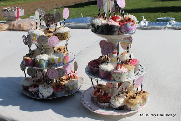 DIY Cupcake Stand DIY Cupcake Stand