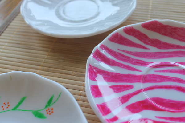 hot pink painted zebra plate