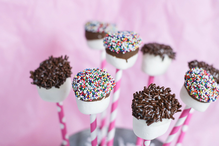 Marshmallow pops are perfect for parties and oh so easy to make!