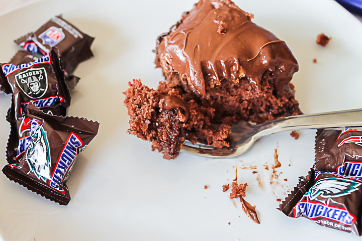 easy snickers cake recipe