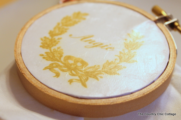 embroidery hoop place card