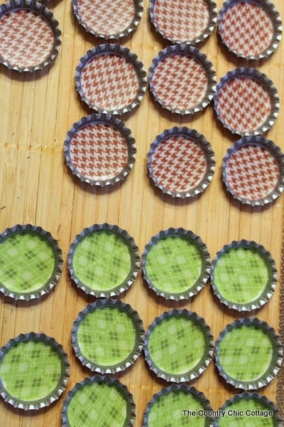 DIY Travel Bottle Cap Checkers how to make your own colored bottle caps