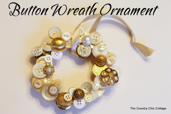button wreath ornament Button Ornaments: Button Wreath Ornament