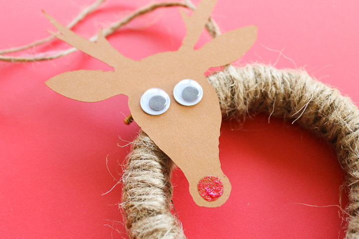 making a reindeer ornament