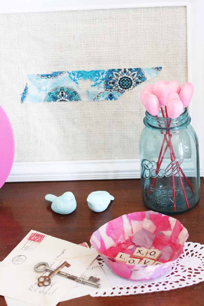 Valentine's Day decor with a farmhouse feel! #valentinesday #farmhouse