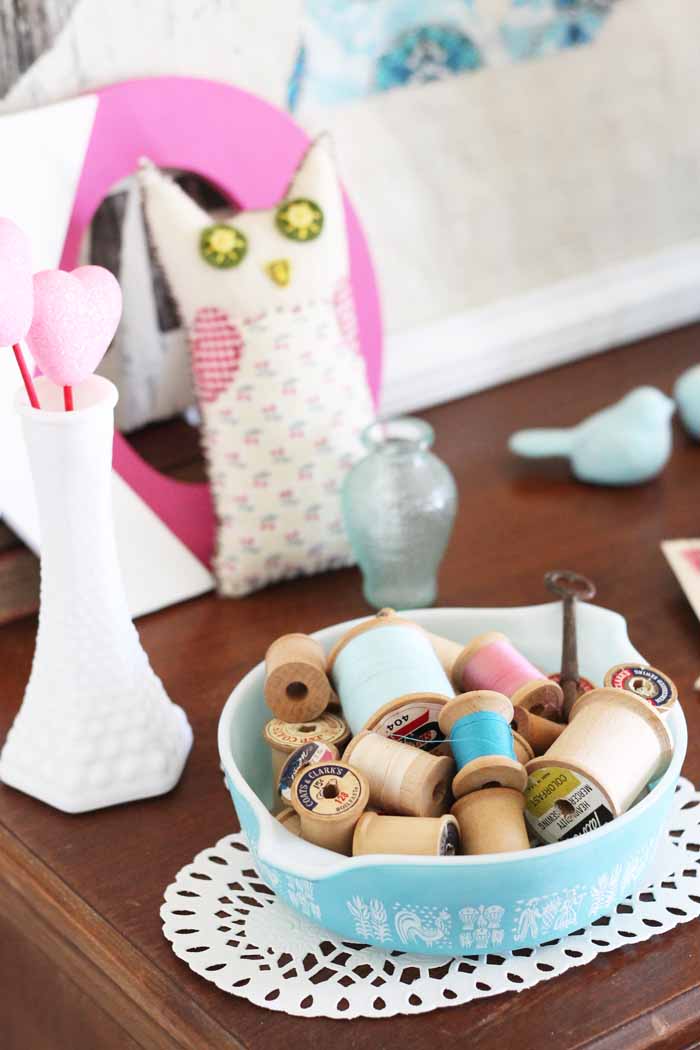 Valentine's Day decor with a farmhouse feel! #valentinesday #farmhouse
