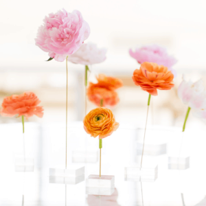DIY Floating Flower Table Display by Sugar & Cloth