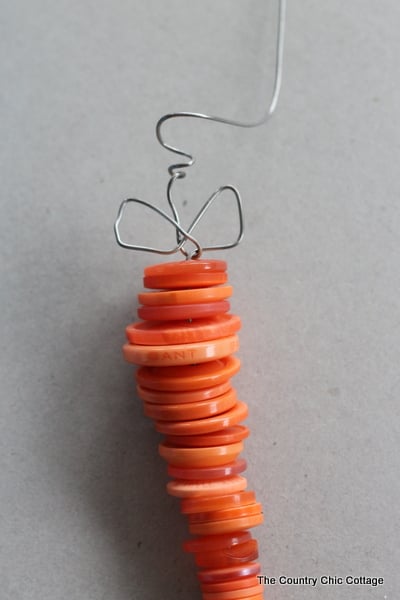 How to Make a Button Carrot from The Country Chic Cottage Tying wire at the top