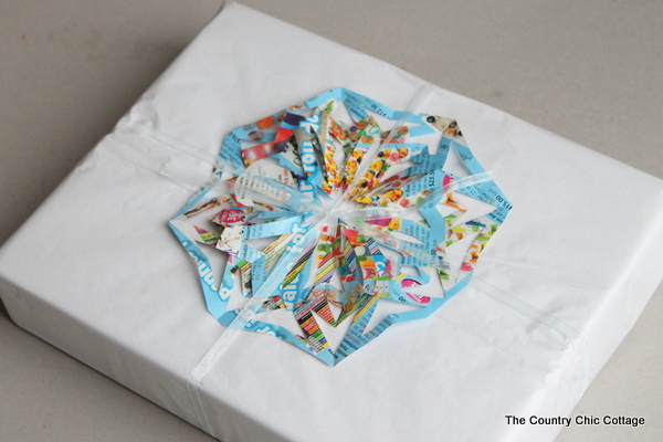 How to Be Green: 10 Recycled Gift Wrapping Ideas plus more Earth Day Crafts