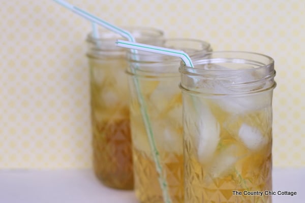 Great sweet green tea recipe from a southern girl -- she says her entire family loves to drink it! Great sweet green tea recipe from a southern girl -- she says her entire family loves to drink it!
