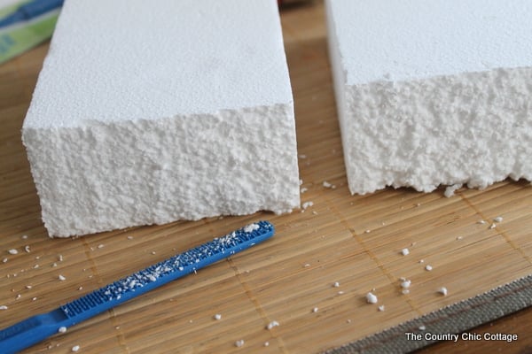 Make an American flag from foam for your patriotic decor this summer. A super simple project that only takes minutes to complete. cutting foam block