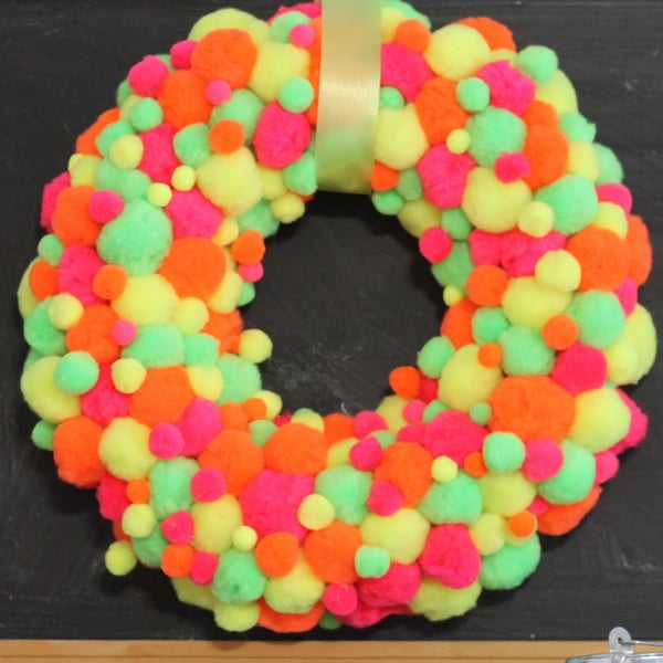 Neon Pom Pom Wreath for Summer - Craft Lightning Day 2