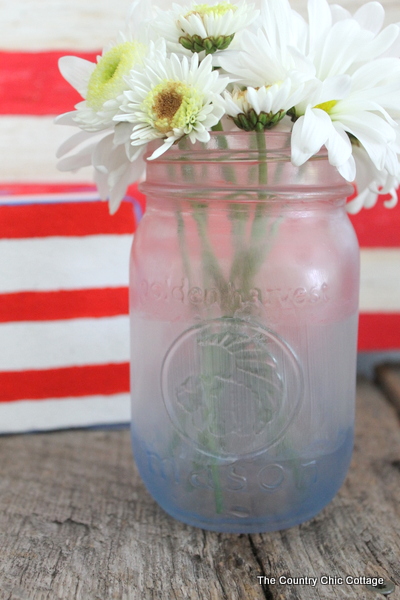 Patriotic Frosted Mason Jar in 15 Minutes or Less