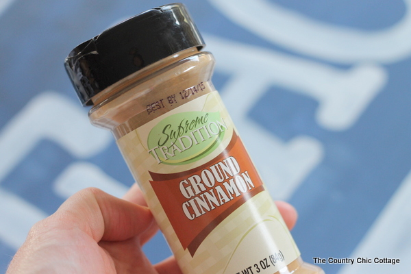 ground cinnamon bottle