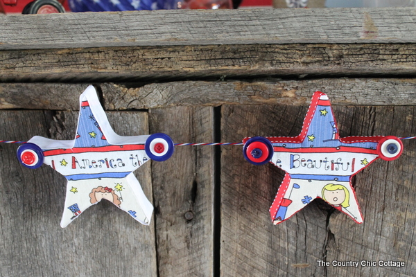 A great buttons and stars garland for your summer or 4th of July decor. Come see how to make this craft with Styrofoam, fabric, and buttons. 4th of July star garland