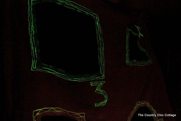 Glow in the Dark Yard Game -- make a summer of fun memories by adding yard games to your backyard or party. This glow in the dark game does not have to stop when the sun goes down! yard game glowing in the dark