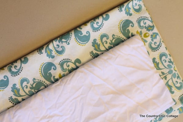 How to Make Curtains: Try this super simple sewing technique. Make an entire curtain with only sewing straight lines. Great tutorial with a video! This simple sewing tutorial shows you how to make curtains with an easy straight sewed line