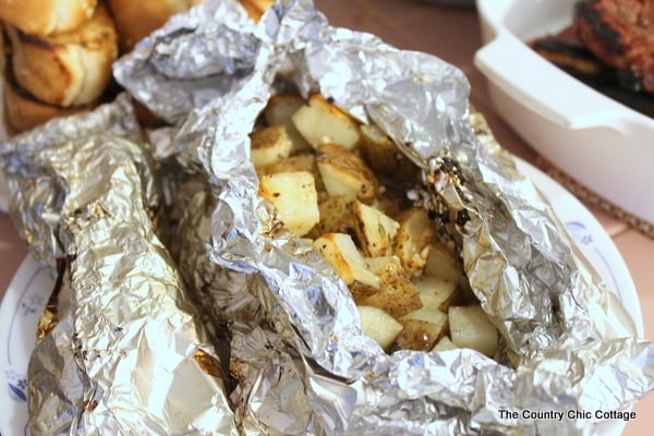 A great recipe for grilled potato packets with garlic and thyme. Grab this recipe then add them to the grill next time you cook out.