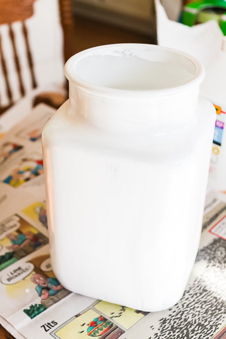 painting a glass vase