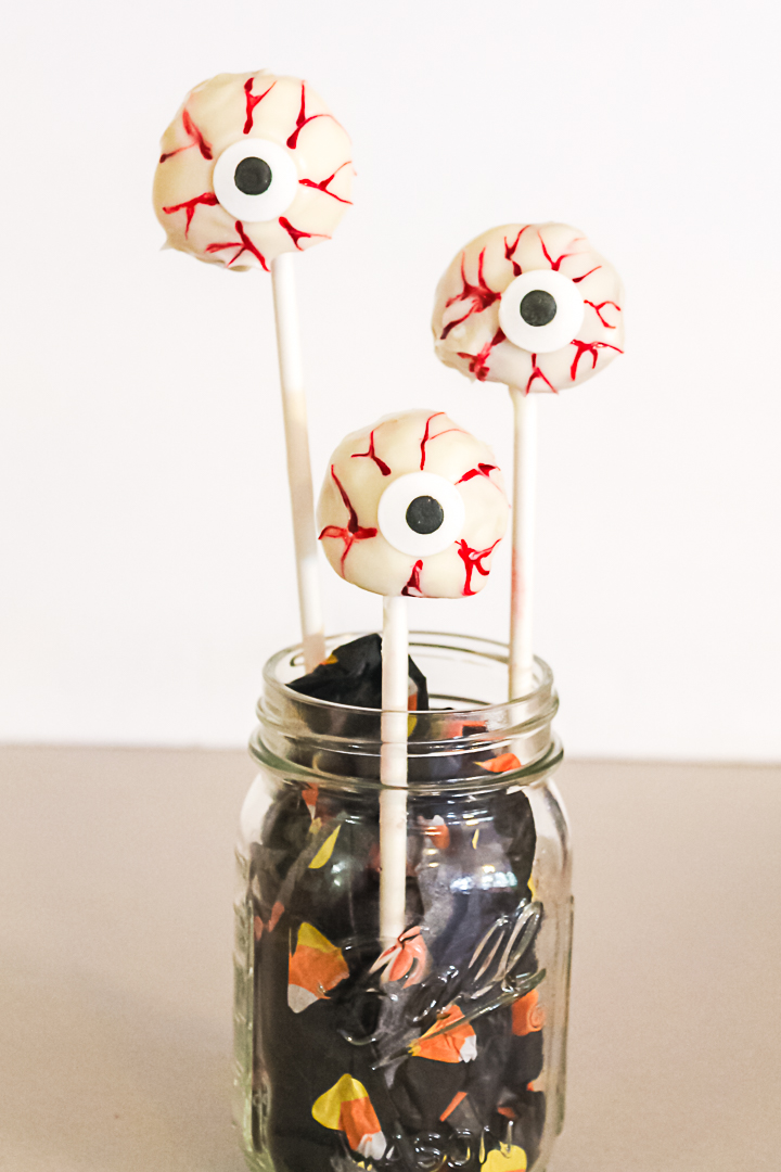 spooky cake pops