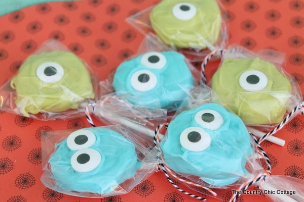 5 Minute Monsters Halloween Treat -- make these Monsters University themed Halloween treats in 5 minutes or less!