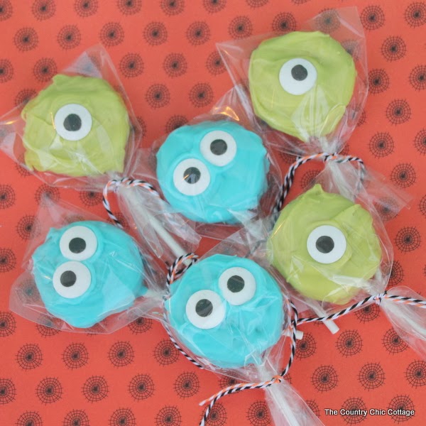 5 Minute Monsters Halloween Treat -- make these Monsters University themed Halloween treats in 5 minutes or less!