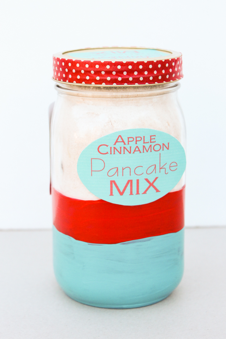 Finished Apple Cinnamon pancake mix in a jar gift idea