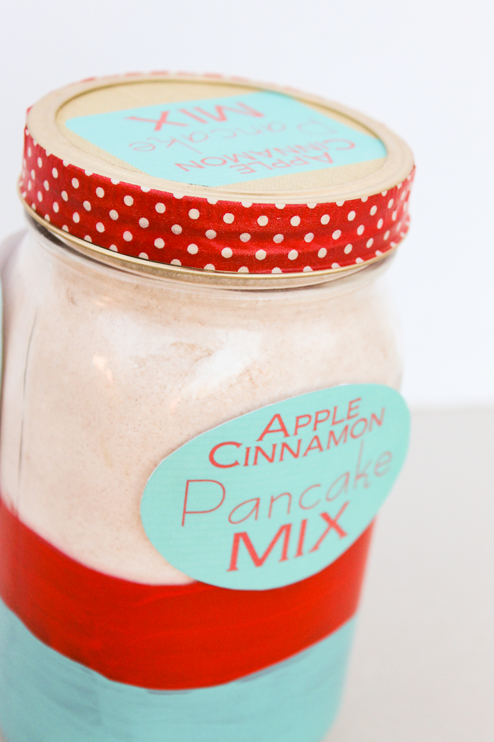 free printable gift in a jar labels closeup