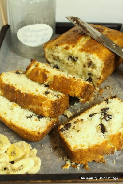 Banana Dark Chocolate Bread Mix in a Jar -- a great gift for anyone on your holiday gift giving list. This one is perfect for Christmas or any holiday. Give as a hostess gift as well. banana dark chocolate bread