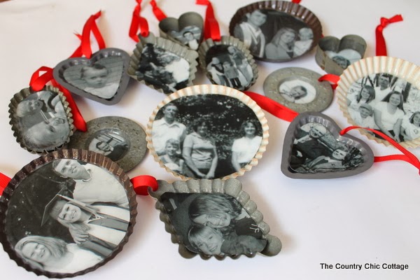 Handmade Gift: Family Tree Ornaments -- show you loved ones that you care this holiday season with some handmade Christmas ornaments.
