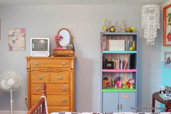 A fun and colorful teen room reveal with tons of DIY ideas. A great room on a budget with ideas for everyone!