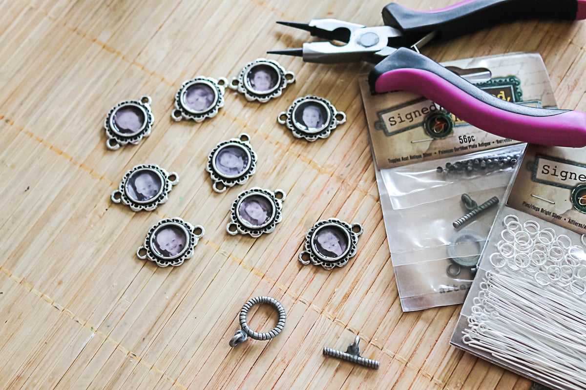 supplies needed for picture bracelet