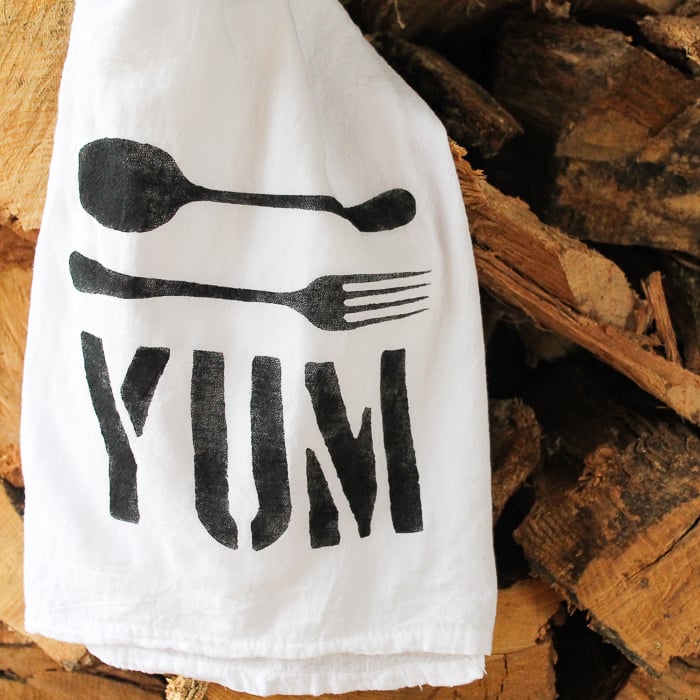 The Easy Way To Customize Flour Sack Dish Towels - Do Dodson Designs