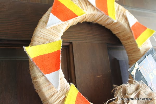 Trick or Treat Halloween Wreath -- a quick and easy candy corn wreath for your Halloween decor.