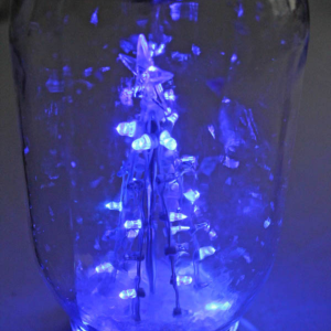 Light-up Snowglobe in a Mason Jar by 30 Minute Crafts