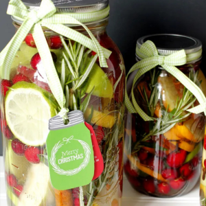 Mason Jar Gift DIY Simmering Pot DIY & Candle DIY with FREE Printable by The Cottage Market